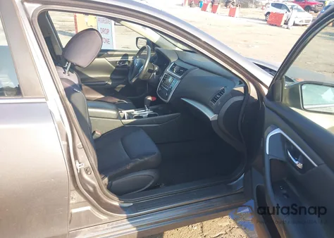 2016 Nissan Altima 2.5/2.5 S/2.5 Sl/2.5 Sr/2.5 Sv z USA, uszkodzony, nr VIN 1N4AL3AP5GN338943